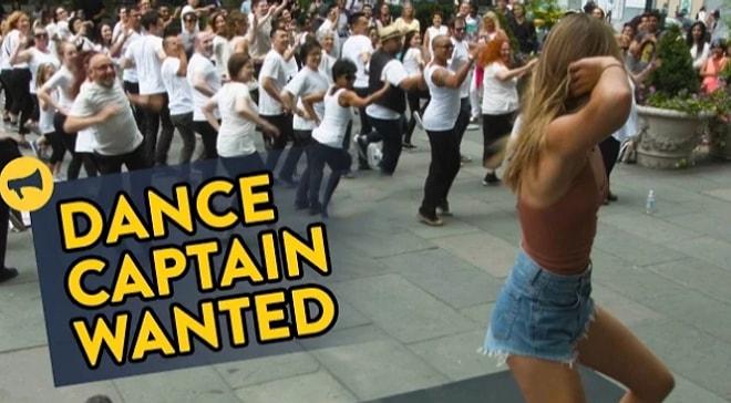 New York'da Harika Bir Gösteri: Sokaktan Geçen İnsanlar Profesyonel Dans Ekibini Yönetiyor!