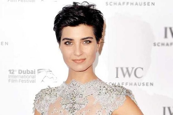 11. Molly Jensen(Demi Moore) - Tuba Büyüküstün