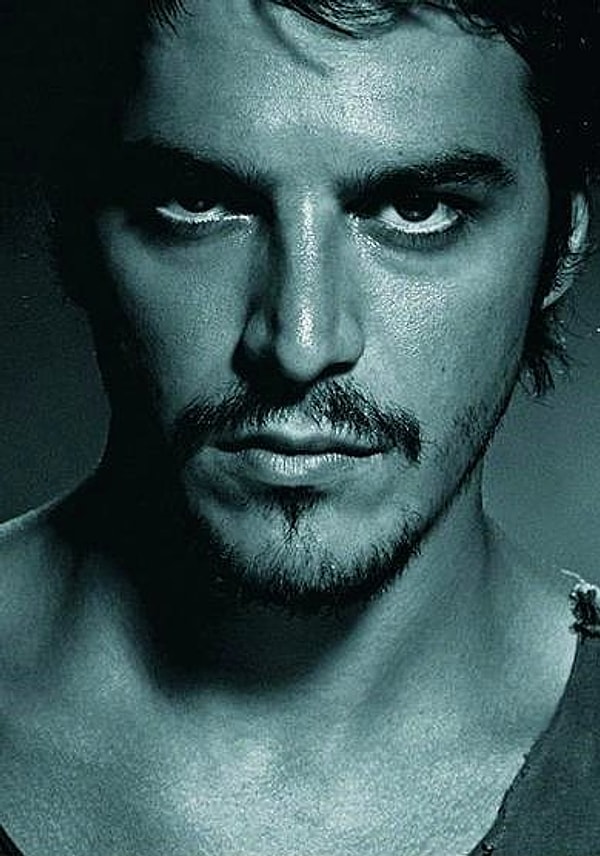 8. Kaptan Jack Saparrow (Johnny Depp) - Mehmet Günsür