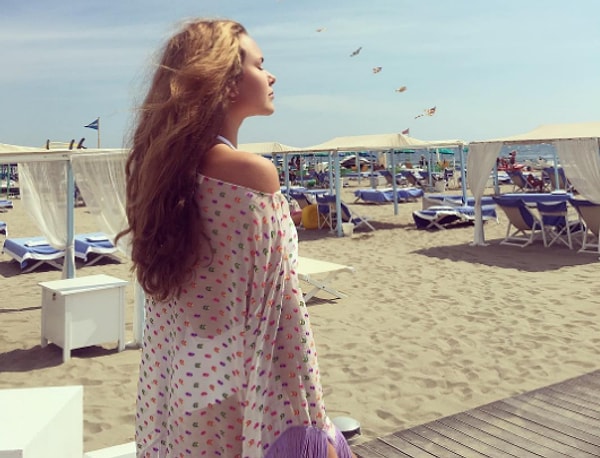 4. Стеша Маликова также отправилась в Италию, но не на Сардинию, а в Форте-деи-Марми.