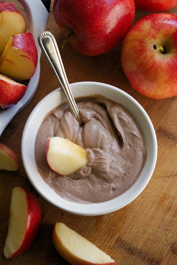 4. Смесь из йогурта с арахисовым маслом