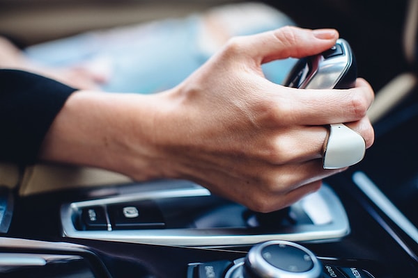 4. А о том, получили ваш сигнал тревоги или нет, вы узнаете по ответной вибрации кольца.