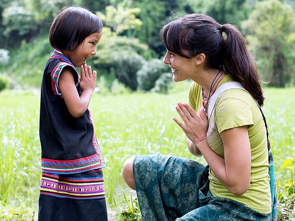 6. Таиланд: легкий поклон со сложенными вместе руками
