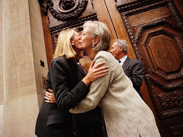 4. Франция: три, четыре поцелуя в щеку