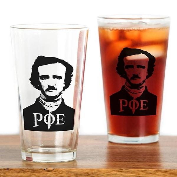 11. ''Delilikten muzdarip değilim, her anın tadını çıkarıyorum.'' diyen Poe...