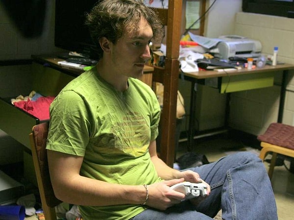 19. Привычка проводить большую часть свободного времени в четырех стенах