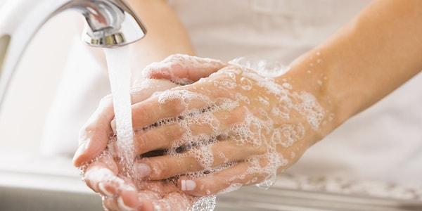 15. 2010 yılında yapılan bir çalışmaya göre kadınlar el temizliğine erkeklerden çok daha fazla önem vermektedir. Kadınların %93'ü tuvaletten çıkarken elini yıkarken, bu sayı erkekler için %77'dir.