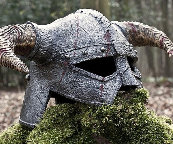 12. Миф: "У викингов были рогатые шлемы"