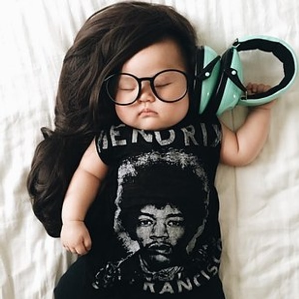 16. А еще она становится истинной фанаткой Skrillex и Джейсона Мизелла