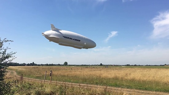 Dünyanın En Büyük Hava Aracı 'Airlander 10' İkinci Testinde Burnu Yere Çarptı