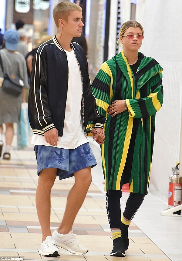 3. Как видите, они счастливы и наслаждаются компанией друг друга.