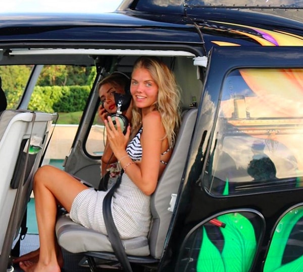 6. После мероприятия он решил потусить в клубе «Tape». И не один, а с...