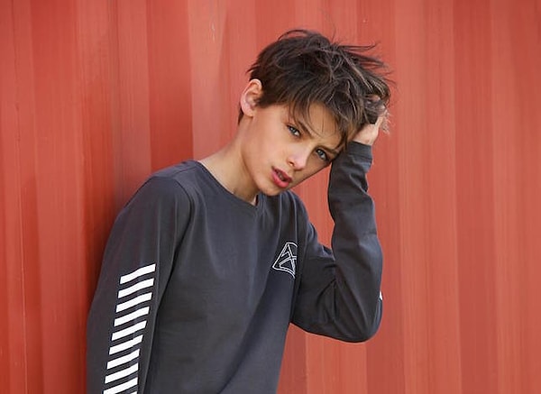 4. Сам Франклин-Миллер уже лет пять сотрудничает с модельным агентством и чувствует себя перед камерой как рыба в воде.