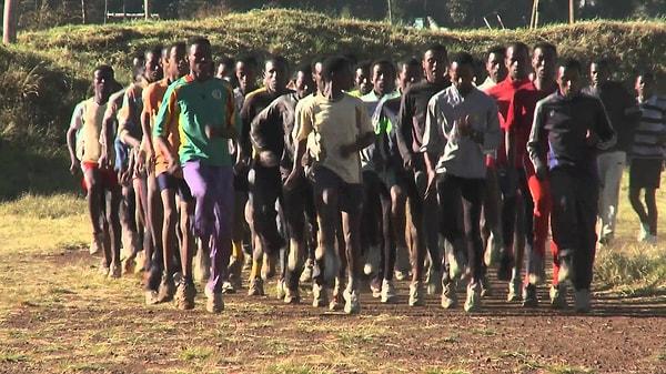 15. Bekoji, Etiyopya'da bulunan 17,000 nüfuslu bir şehirdir. Bu şehirden çıkan koşucular, bugüne kadar 30 dünya şampiyonluğu ve 16 olimpiyat madalyası kazanmıştır. Sebebi ise hâlâ gizemini korumakta...
