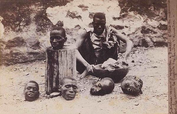 19. Gövdelerinden ayrılmış birkaç insan kafası ile Senegalli bir mahkum, 1891.