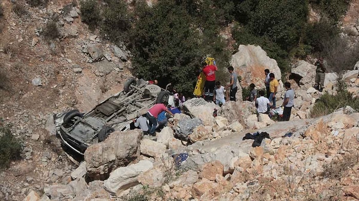 Hatay'da Minibüs Uçuruma Yuvarlandı: 8 Can Kaybı, Çok Sayıda Yaralı...