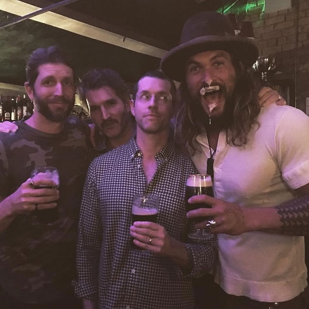 Jason Momoa'nın geçtiğimiz gün Instagram'da yaptığı paylaşım ise, birçok insana 'acaba Khal Drogo diziye geri mi dönüyor?' sorusunu sordurttu.