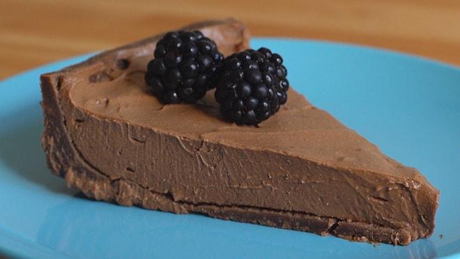 Çikolata ile Yaşanan Aşkta Bu Hafta: Pişmeyen Çikolatalı Cheesecake Nasıl Yapılır?