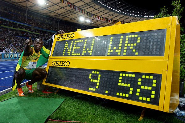 13. Bolt'un 9.58 saniyelik 100 metre dünya rekoru, normal bir insanın ulaşabileceği en yüksek hıza fazlasıyla yakın.