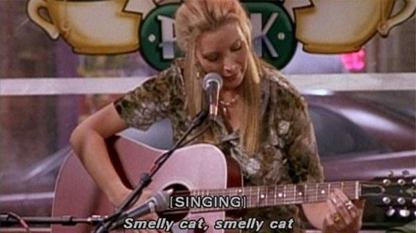 2. Phoebe'nin 'Smelly Cat' isimli şarkıyla bizi onurlandırması da aynı zamanlara denk geliyor.