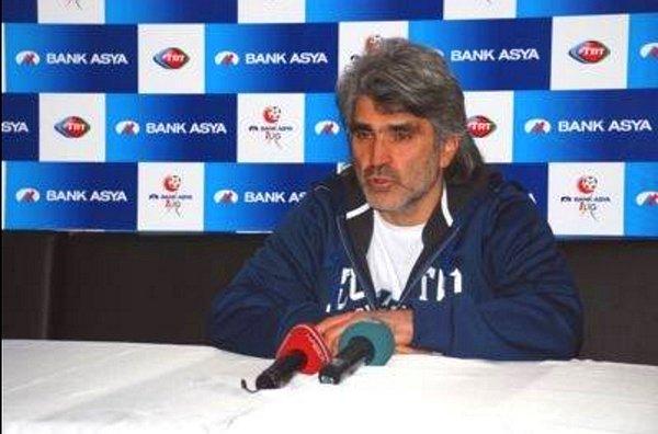 "2009'da Uğur Kasımpaşa'nın başında. Unutamayacağımız play- off final maçında şampiyonluk Karşıyaka'dan alınıp Kasımpaşa'ya ikram ediliyor."