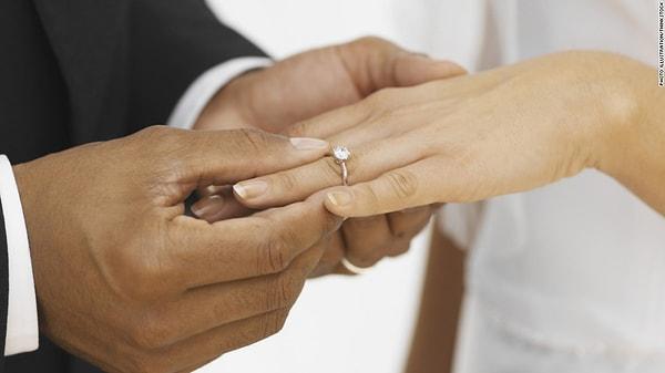 2. Farklı ırklardan insanların evlenmesi, Alabama eyaletinde 2000 yılına kadar yasaktı.