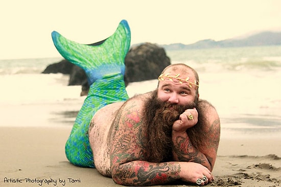 Kılıktan Kılığa Girerek Çekildiği Fotoğraflarla İnsanları Gülme Krizine Sokan Adam