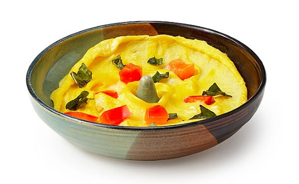 17. Глиняная тарелка, с помощью которой можно сделать омлет в микроволновке всего за 45 секунд.