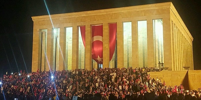 Atamız Yine Yalnız Değildi! Zafer Bayramında Anıtkabir'den Gurur Veren Manzaralar