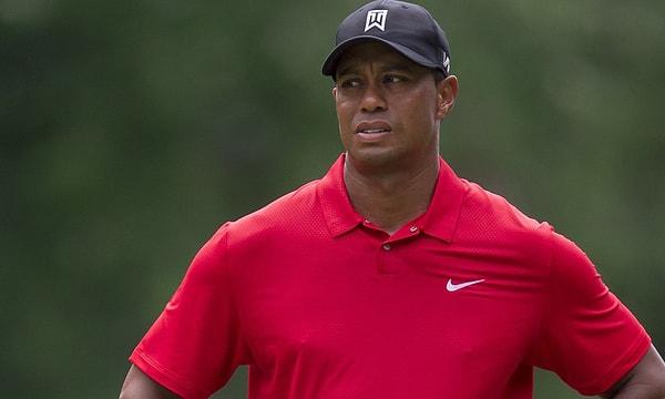 6. Zengin ve beyaz kesimin çoğunlukta olduğu Golf sporunda, Tiger Woods ırkçı muameleye en çok maruz kalan isimlerden biri.