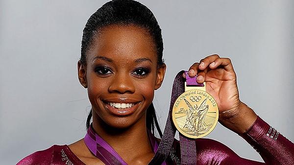 14. Gabby Douglas olimpiyatlarda gruplardan dışlandığını ve hep yalnız kaldığını itiraf etmişti. Tek siyahi kız olarak geceler boyunca tek başına ağlıyormuş...