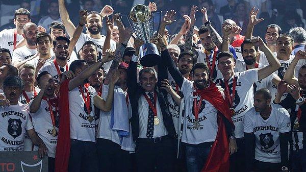 Öncelikle son şampiyon Beşiktaş ile başlayalım. Kara Kartallar 7 yıllık şampiyonluk özlemine son verdi ve yeni stadını şampiyonlukla açtı.