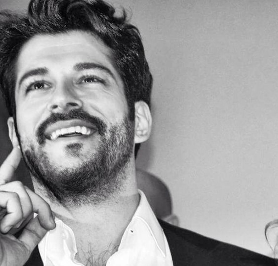 Бурак окснвит. Бурак озчивит фотомодель. Турецкий актер бурак озчивит. Турецкий актер бурак озчивит. Бурак озчивит пацаны.