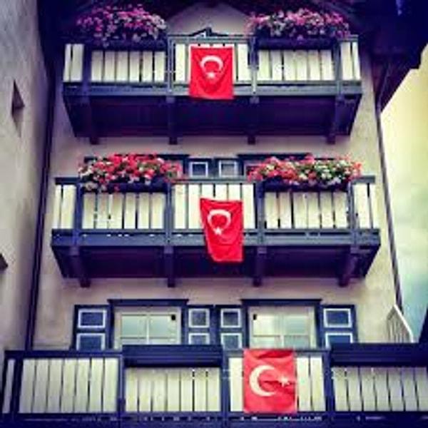 323 yıldır etkisi devam eden bu Türk askerinin izlerini, Moena’daki evlerde bile görmek mümkün