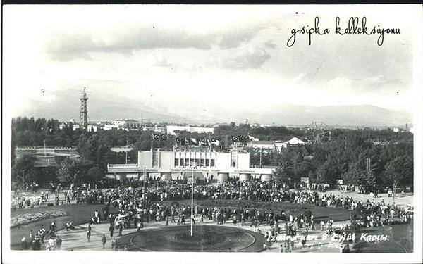 İzmir Enternasyonal Fuarı'nın doğuşu, 17 Şubat 1923'te (henüz Cumhuriyet ilan edilmemişken) Mustafa Kemal Paşa'nın emriyle İzmir'de toplanan İzmir İktisat Kongresi'ne uzanır.