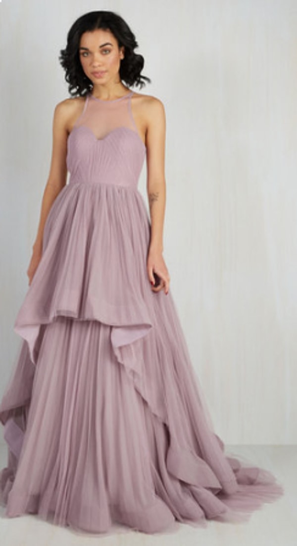 18. Светло-сиреневое платье с эффектной пышной юбкой