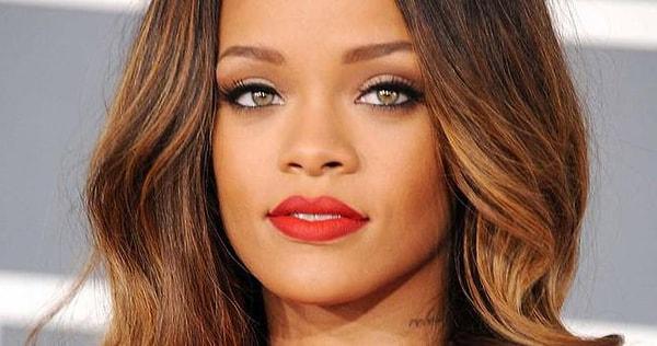 8. İnanamayacaksınız ama evet, Rihanna da ırkçı bir nefret söyleminde bulundu.