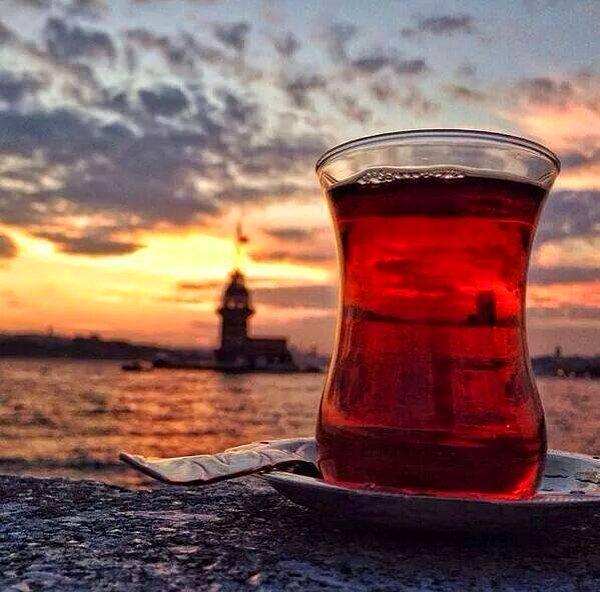 8. Bir gün çay içelim seninle, çaylar benden manzara senden olsun…