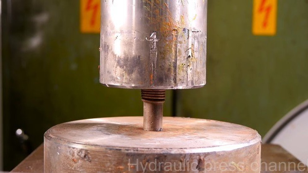 İzlerken İçinizin Yağlarını Eritecek Demir Presleme İşlemi