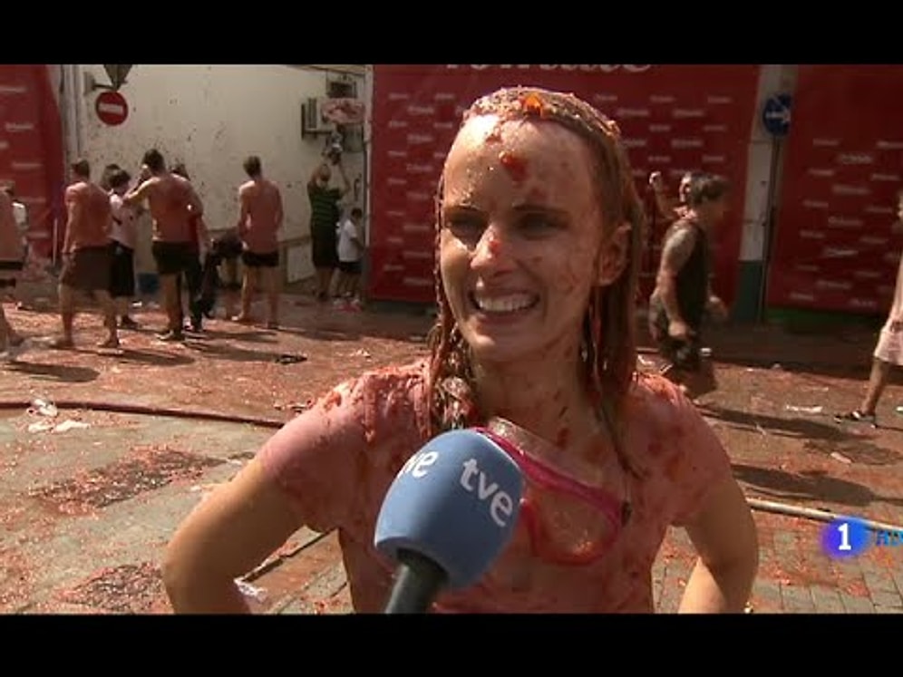 Ежегодная битва помидорами в Испании