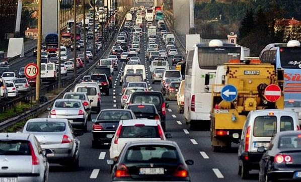 "Dört vesaitle okula gitmek zorunda kalacağım"