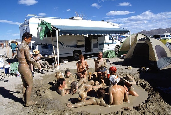 5. Тут можно делать абсолютно все, что хочешь, и никто не посмотрит на тебя косо. Самовыражение приветствуется во всех его формах.