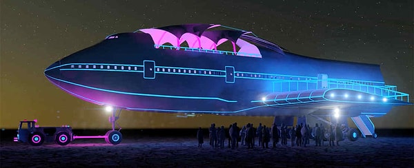 17. В этом году на Burning Man была представлена самая большая "выставка на колесах", расположившаяся в переделанном под галерею Boeing 747.