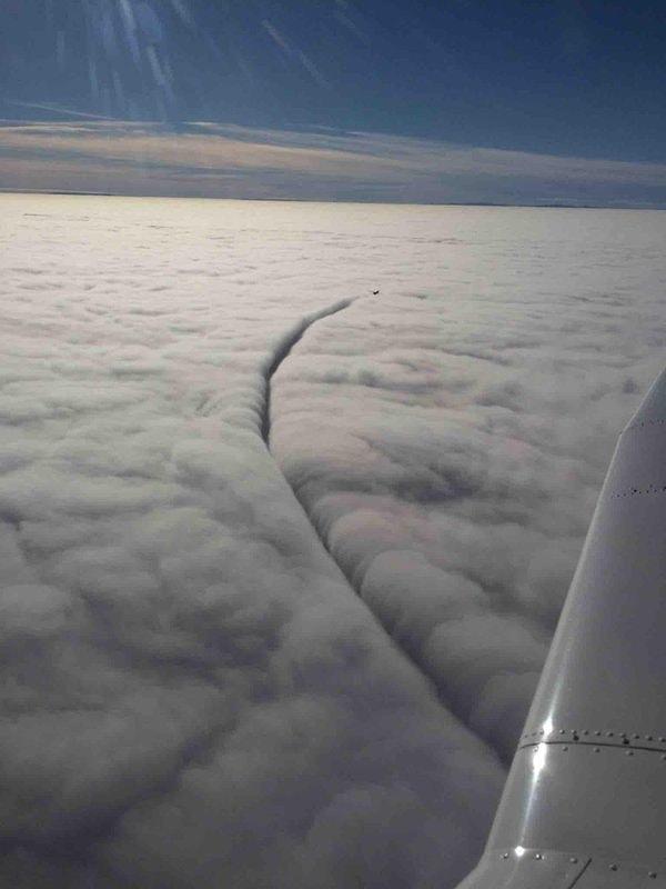 1. Bulutları jilet gibi kesip ayıran uçak.
