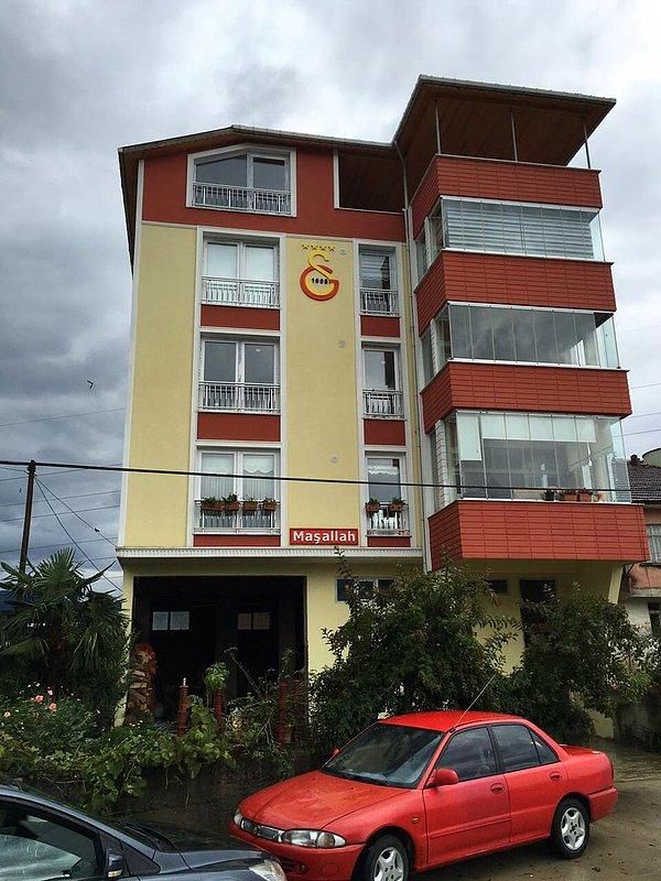 10. Rize / Ardeşen'deki bu bina Galatasaray'a nazar değmesin diyor