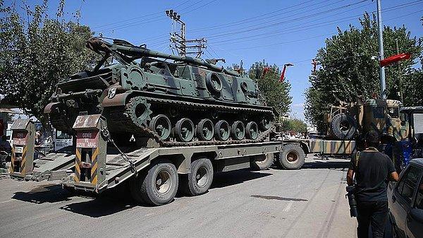 Sınır birlikleri, Kilis-Gaziantep (Azez-Cerablus hattı) arası, zırhlı birliklerle takviye ediliyor