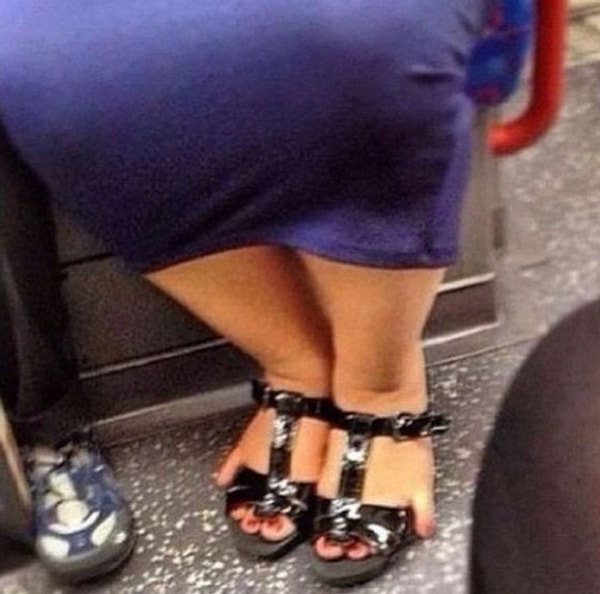 6. Новый тренд - мизинцы врастопырку