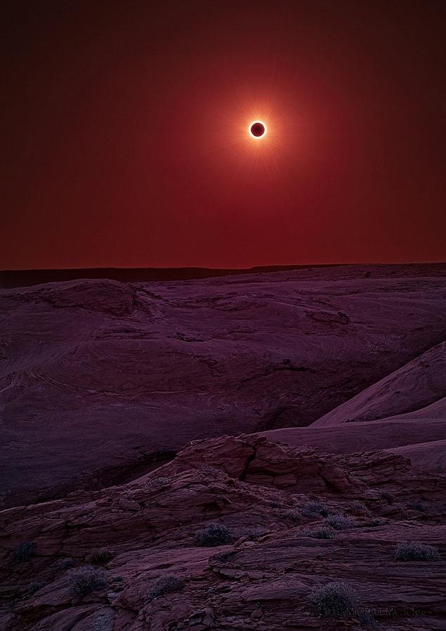 1. Solar eclipse in Canyon de Chelly nature reserve, Arizona