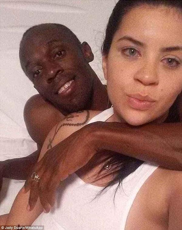 Öncelikle 20 yaşındaki öğrenci Jady Duarte, Bolt ile aynı yatakta fotoğraflarını sosyal medyada yaymıştı.