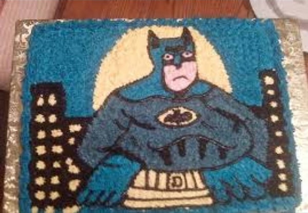 11. Бэтмен с этого тортика похоже словил Аффлека